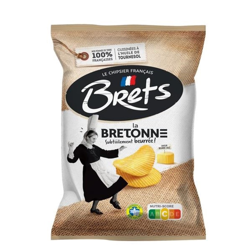 Un paquet blanc et brun sur fond blanc avec 2 chips et un morceau de beurre salé